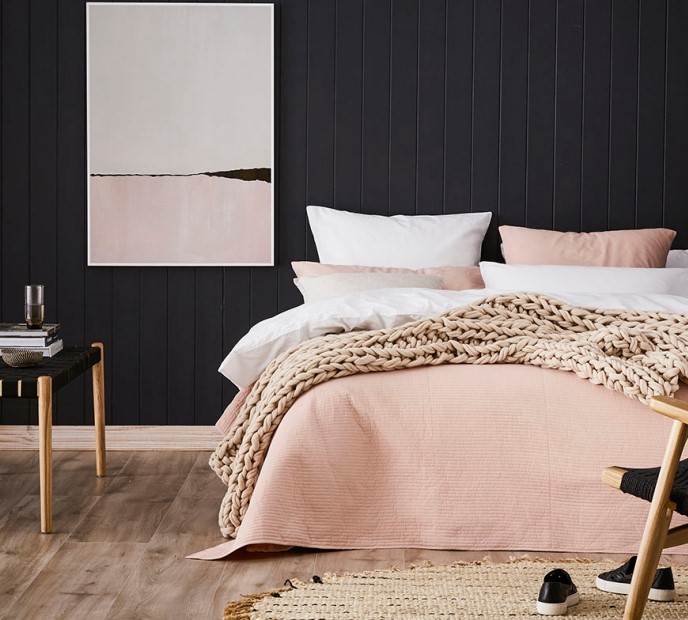 toz pembe yatak odası dekorasyonu 2019