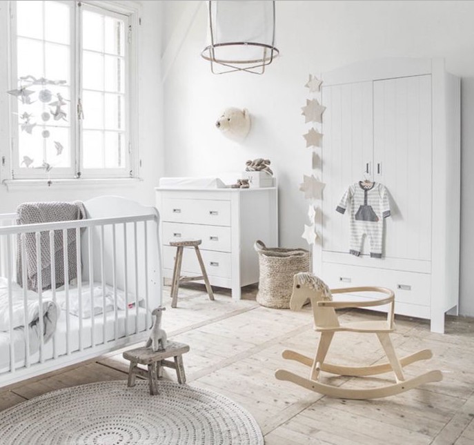 bebek odası için İskandinav beyaz dekor