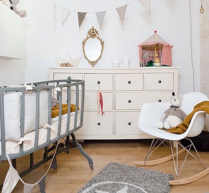 Bebek odası için İskandinav dekor yatak odası