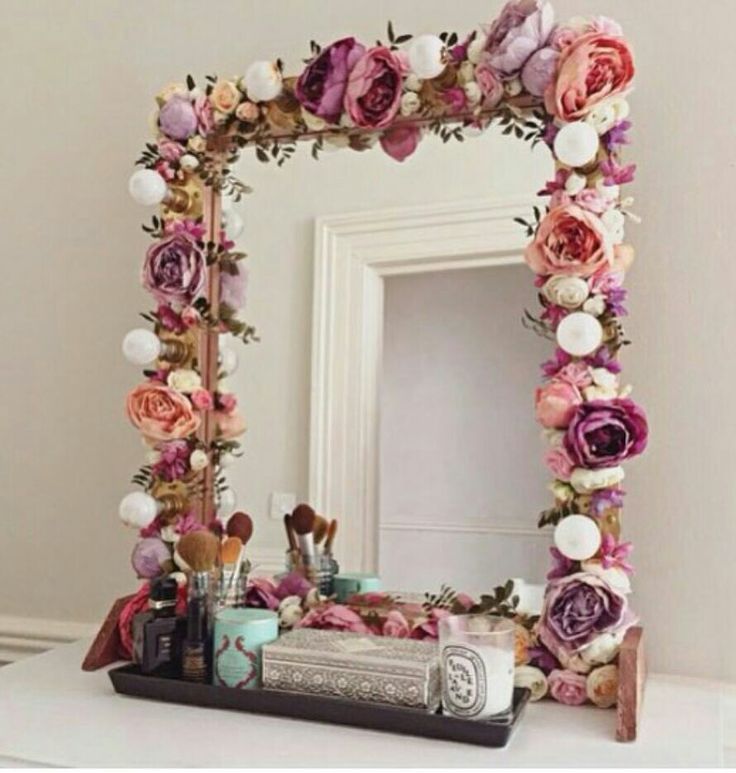 Çiçek Desenli Ayna Modeli