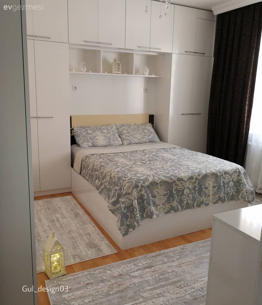 Küçük Yatak Odası Dekorasyonu Nasıl Büyük Gösterilir