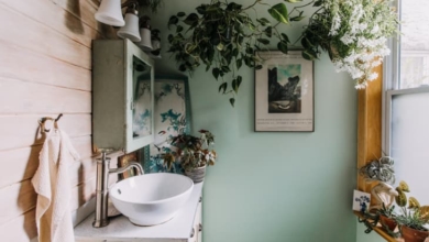 Banyoları Yapay Bitkiler İle Dekore Etmek