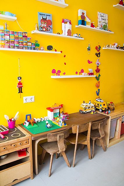 sarı duvarlı çocuk odası