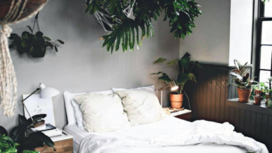 Yapay Bitkiler İle Yatak Odası Duvarı Dekorasyonu