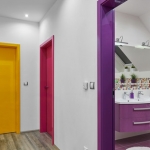 Rengarenk oda kapıları