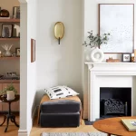 Modern taupe mobilyalarla nötr oturma odası