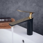 Modern Siyah ve Altın Banyo Bataryası