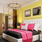 Parlak sarı bir duvarla eşleştirilmiş beyaz ve bej mobilyalı yatak odası renk şemaları