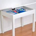 Üstte depolama alanı olan DIY Çocuk masası